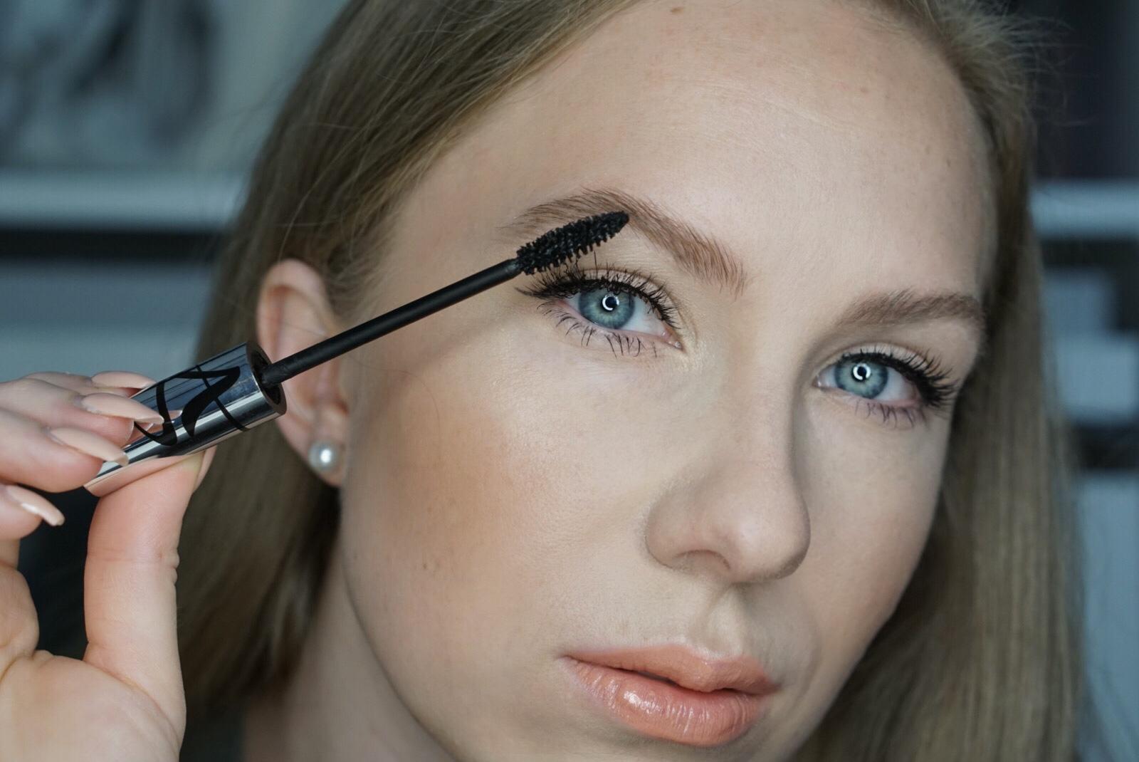 Shape Smooth Mascara